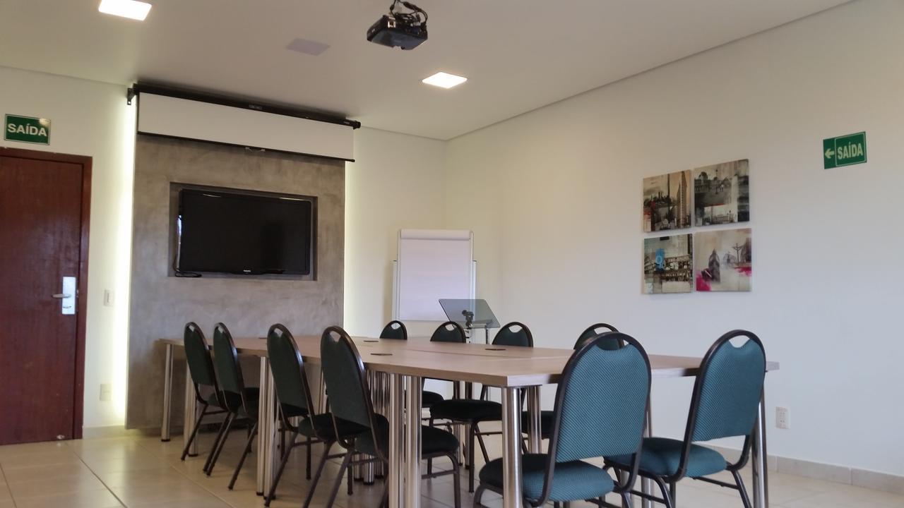 Hotel Das Palmeiras Paracatu Ngoại thất bức ảnh